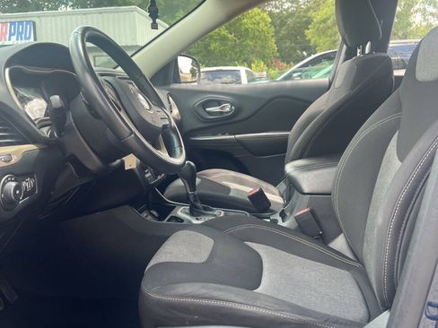 Used 2014 Jeep Cherokee Latitude FWD image 14