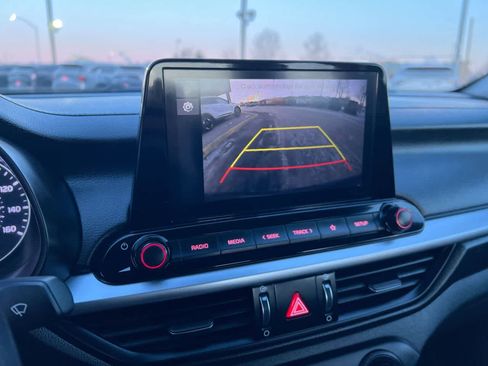 Certified 2022 Kia Forte LXS image 17