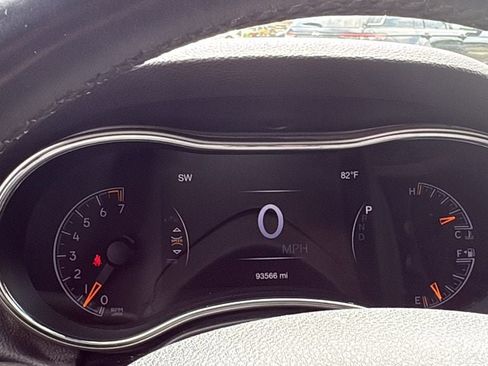 Used 2018 Jeep Grand Cherokee Limited image 15