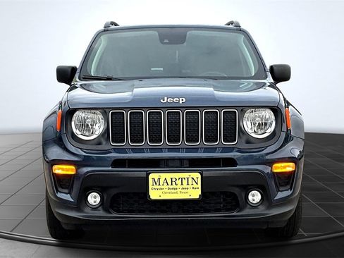 Used 2023 Jeep Renegade Latitude w/ Premium Group image 3