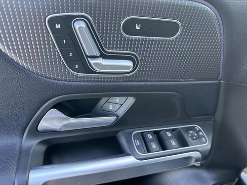 Used 2020 Mercedes-Benz GLB 250 image 19