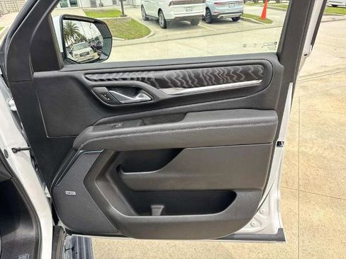 Used 2024 GMC Yukon XL Denali w/ Denali Reserve Package RWD image 17