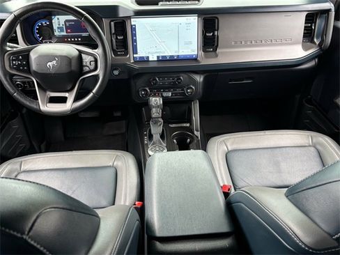 Used 2023 Ford Bronco Outer Banks image 7