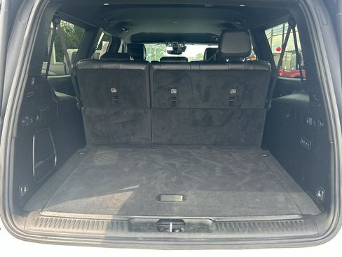 Used 2024 Jeep Wagoneer L Series II image 9