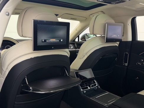 New 2025 Bentley Flying Spur Plug-In Hybrid image 12