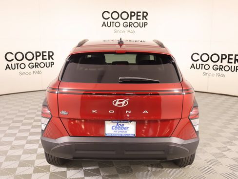 Used 2024 Hyundai Kona SEL w/ Convenience Package FWD image 21