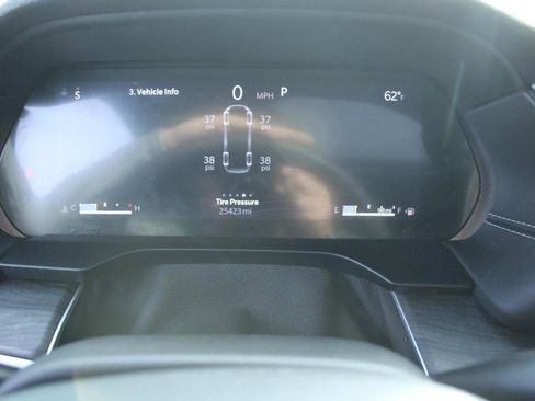 Used 2024 Jeep Grand Cherokee L Limited image 18