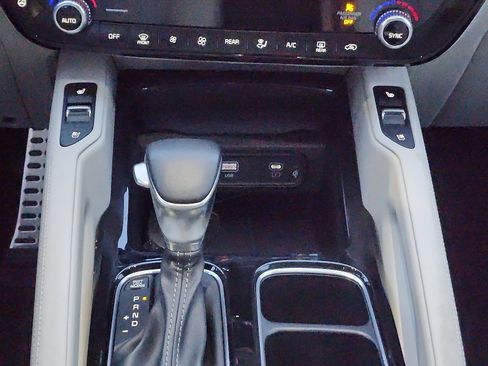 Used 2024 Kia Telluride SX image 19