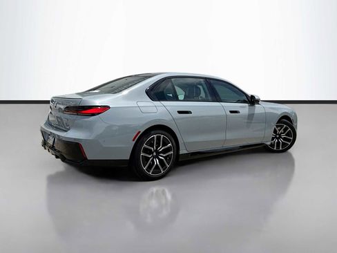 Used 2025 BMW 740i xDrive w/ Premium Package AWD/4WD image 3