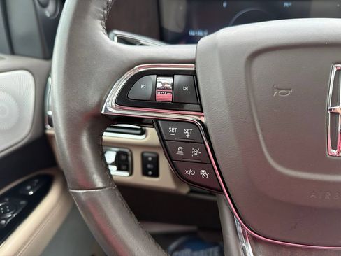 Used 2022 Lincoln Navigator Reserve AWD/4WD image 43