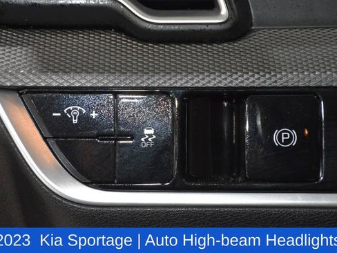 Used 2023 Kia Sportage LX image 9