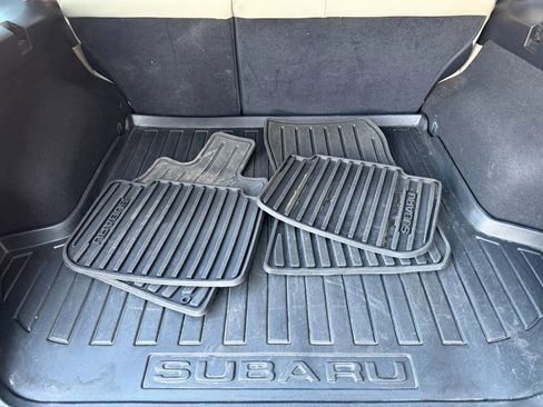 Used 2011 Subaru Outback 2.5i Limited image 24