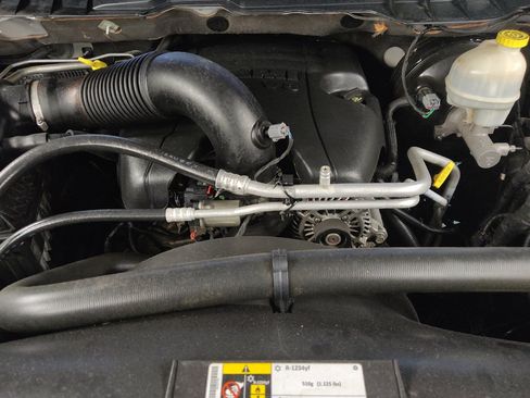 Used 2015 RAM 1500 Express AWD/4WD image 30