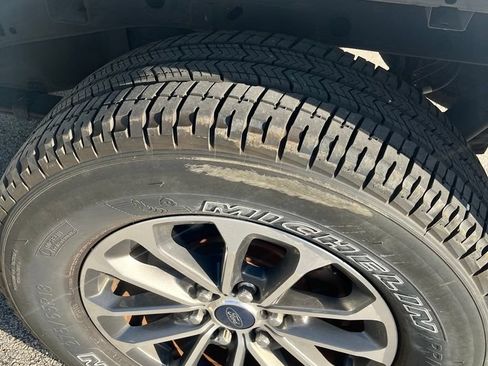 Used 2018 Ford F150 XLT w/ Equipment Group 302A Luxury AWD/4WD image 13