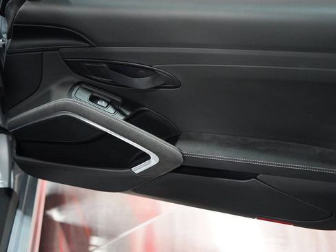 Used 2016 Porsche Cayman GT4 RWD image 97