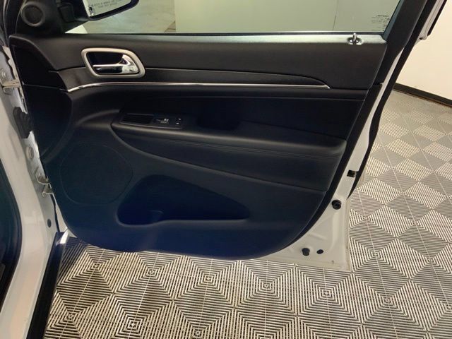 Used 2018 Jeep Grand Cherokee Limited w/ Luxury Group II AWD/4WD image 32
