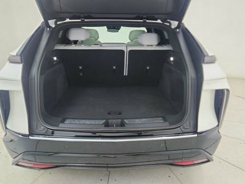 Used 2024 Cadillac Lyriq Luxury image 14