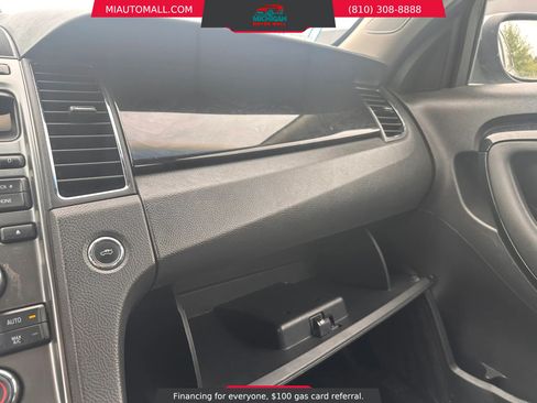 Used 2010 Ford Taurus Limited FWD image 16