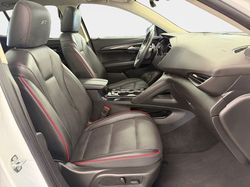 Used 2023 Buick Envision Essence w/ Sport Touring Package AWD/4WD image 12