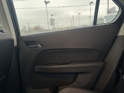 Used 2017 Chevrolet Equinox LT w/ Convenience Package image 28