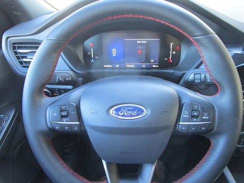 Used 2025 Ford Escape ST-Line FWD image 27