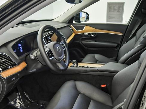 Certified 2025 Volvo XC90 B6 Plus image 21