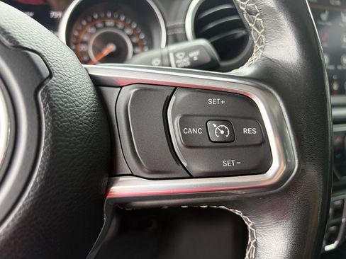 Used 2022 Jeep Gladiator Overland w/ Popular Equipment Package AWD/4WD image 14