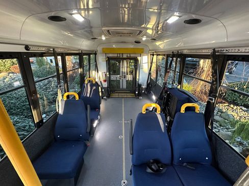 Used 2014 Chevrolet Express 3500 image 7