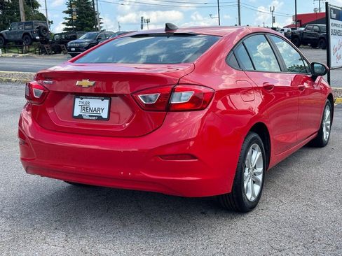 Used 2019 Chevrolet Cruze LS w/ LS Convenience Package FWD image 4