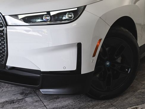 Used 2024 BMW iX xDrive50 w/ Premium Package image 37