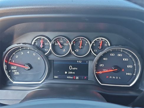 Used 2021 Chevrolet Silverado 1500 LT w/ Z71 Off-Road Package image 18