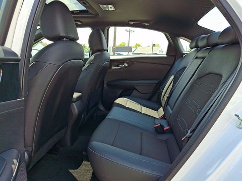 Used 2023 Kia Forte GT-Line w/ GT-Line Premium Package FWD image 8