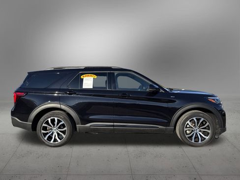 Used 2025 Ford Explorer ST-Line w/ Premium Package image 5