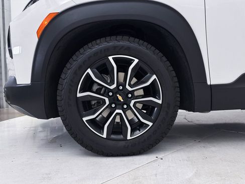 Used 2023 Chevrolet TrailBlazer ACTIV w/ Sun and Liftgate Package FWD image 14