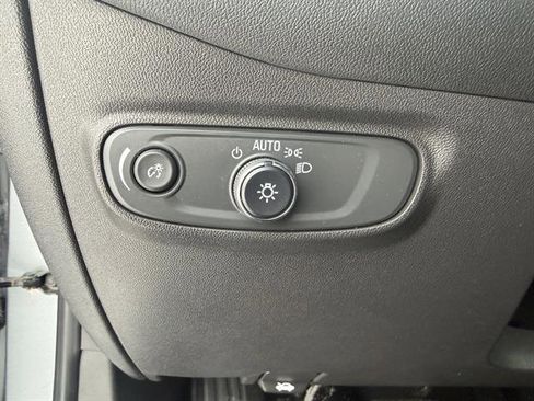 Used 2023 Chevrolet Equinox LT image 25