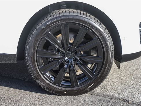 New 2026 Land Rover Range Rover SE image 10