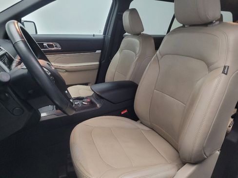 Used 2018 Ford Explorer Limited w/ Equipment Group 301A AWD/4WD image 17