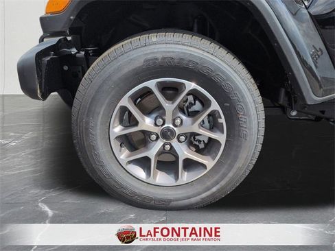 New 2025 Jeep Gladiator Sport image 31