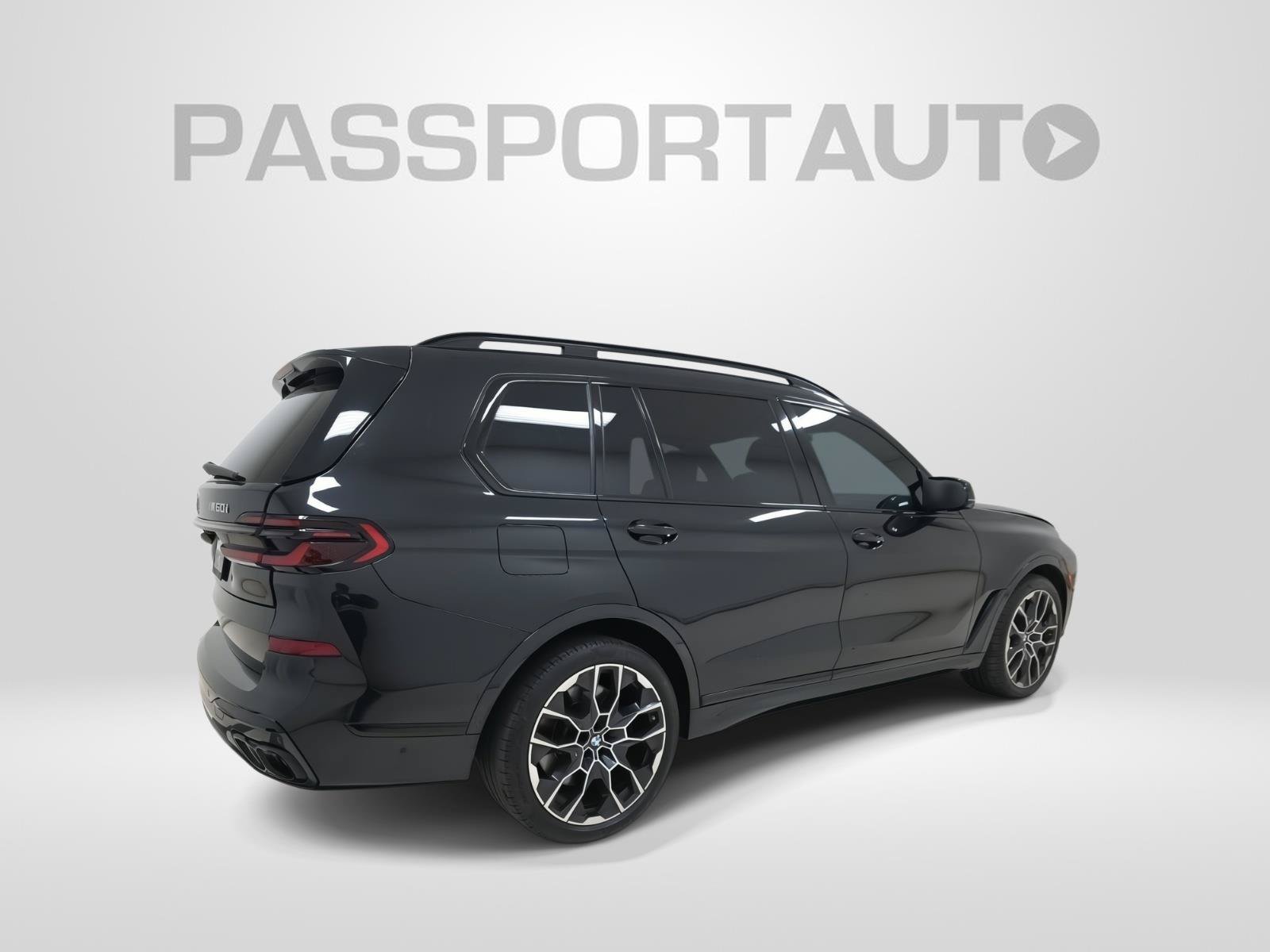 Used 2025 BMW X7 M60i AWD/4WD image 4