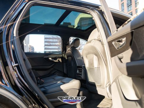 Used 2021 Audi Q7 3.0T Premium image 19