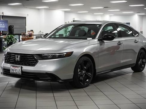 Used 2024 Honda Accord Sport image 3