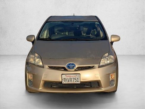 Used 2010 Toyota Prius Three image 2