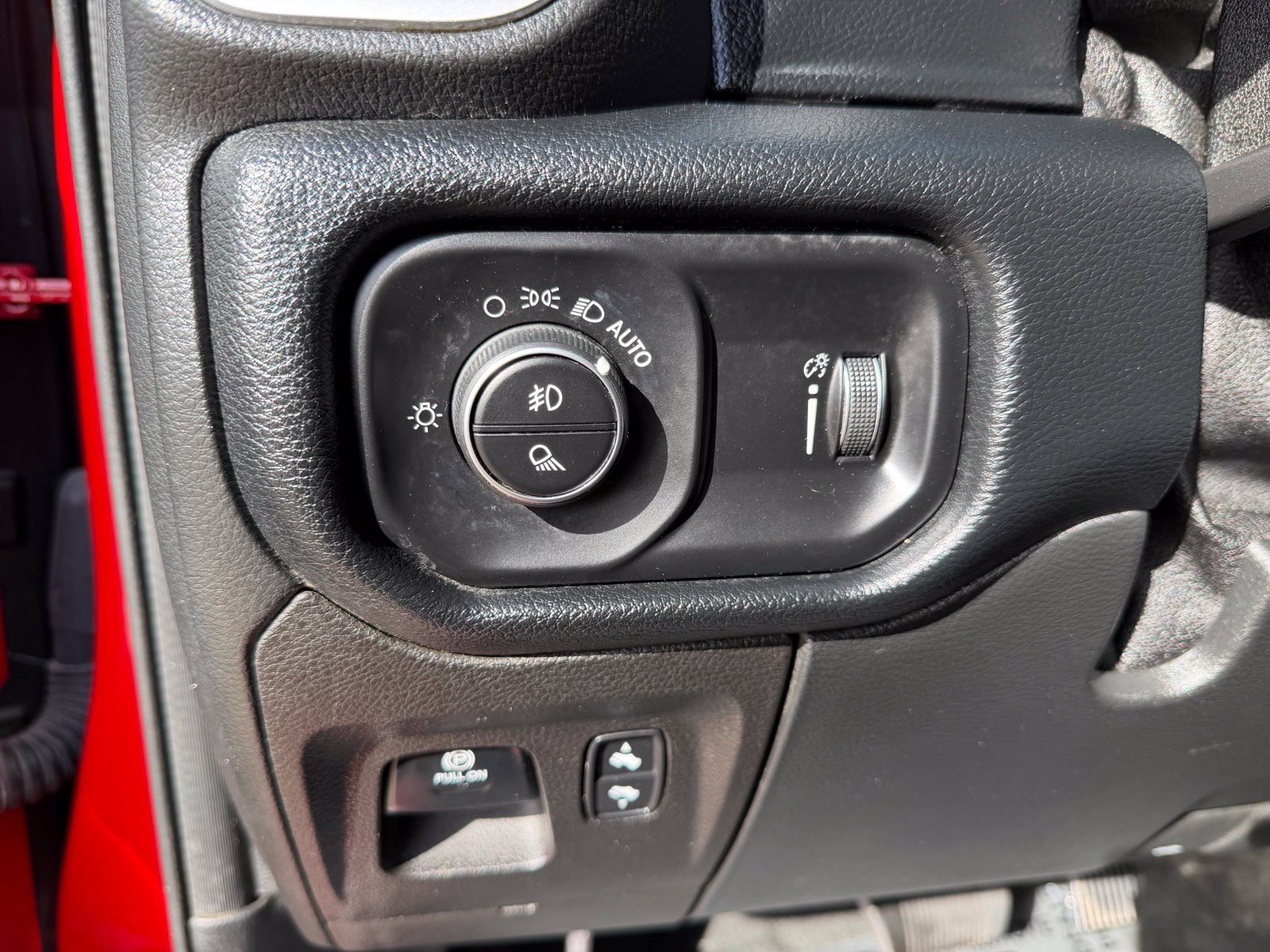 Used 2021 RAM 1500 Big Horn AWD/4WD image 16