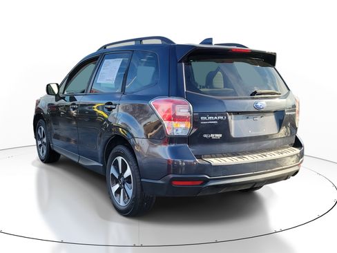 Used 2018 Subaru Forester 2.5i Premium w/ All-Weather Package image 3