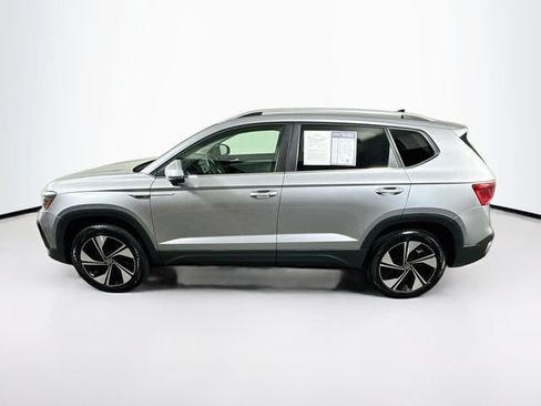 Used 2023 Volkswagen Taos SE AWD/4WD image 5