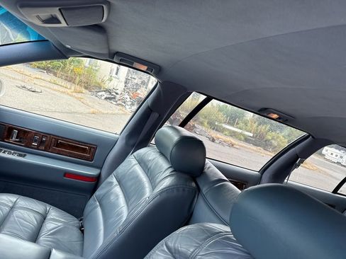 Used 1995 Cadillac Fleetwood Brougham image 16