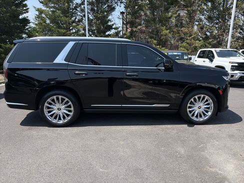 Used 2023 Cadillac Escalade Premium Luxury w/ Performance Package AWD/4WD image 11