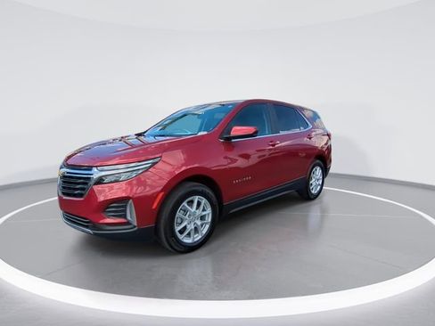 Used 2024 Chevrolet Equinox LT w/ LPO, Floor Liner Package FWD image 4