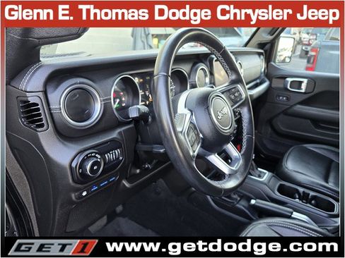 Used 2022 Jeep Wrangler Unlimited Sahara image 13