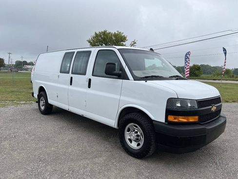 Used 2020 Chevrolet Express 2500 Extended w/ Enhanced Convenience Package RWD image 4